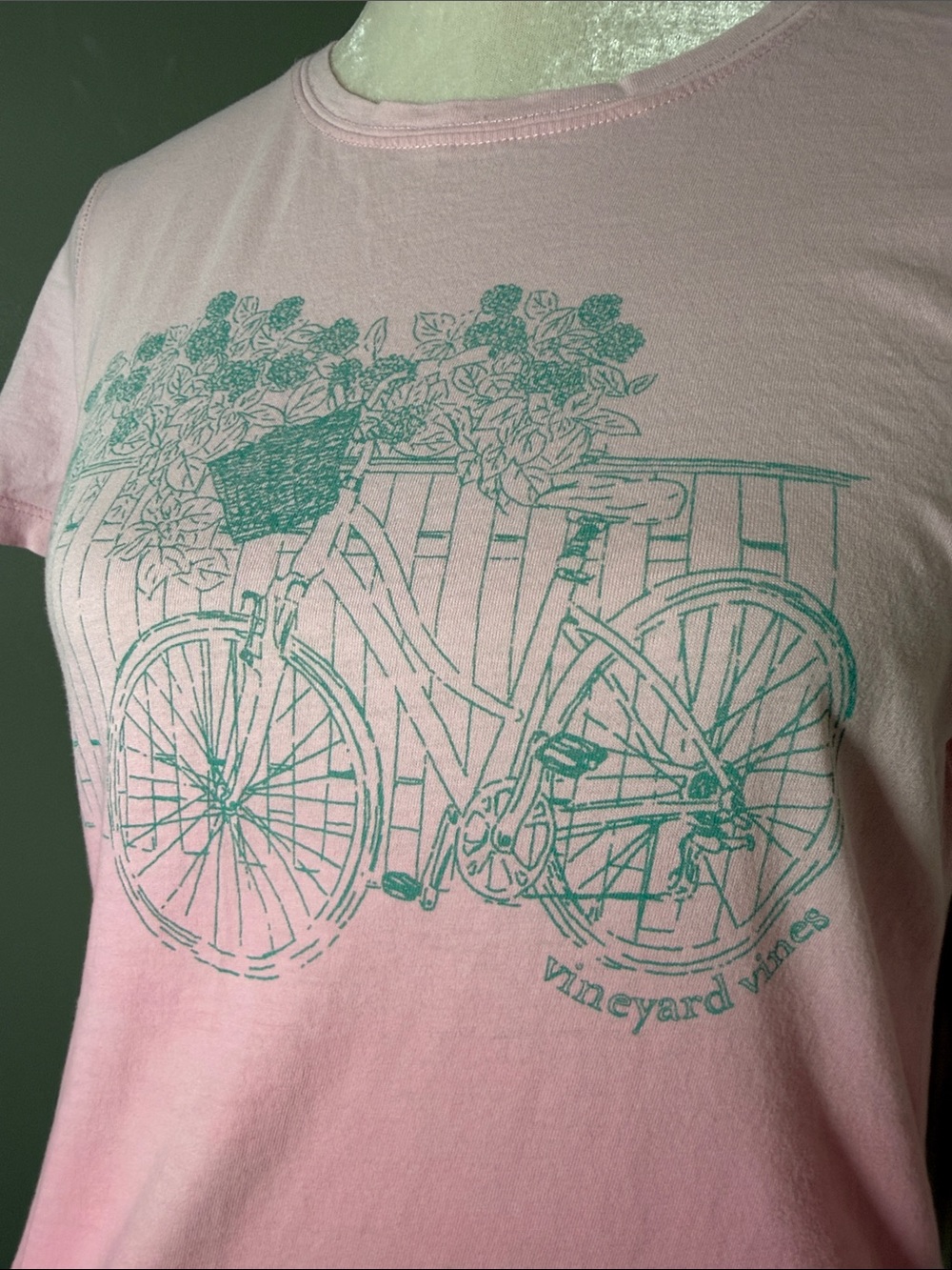 Vineyard Vines Pink Bicycle Graphic Tee Floral Bike Coastal Preppy Sz S - Picture 2 of 10